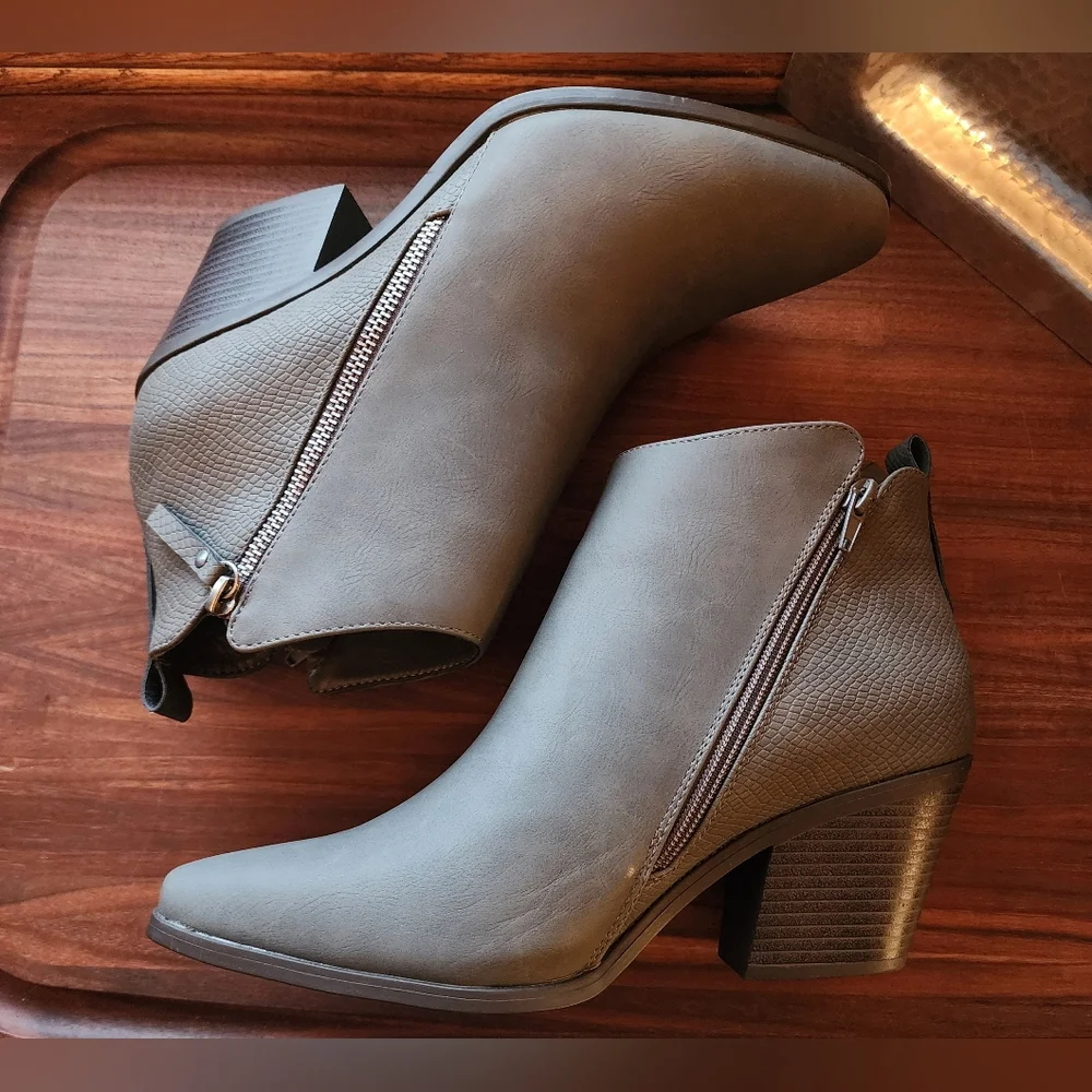 JustFab Just FabGrey Carlee‎ Side Zip Ankle Booties NWOB